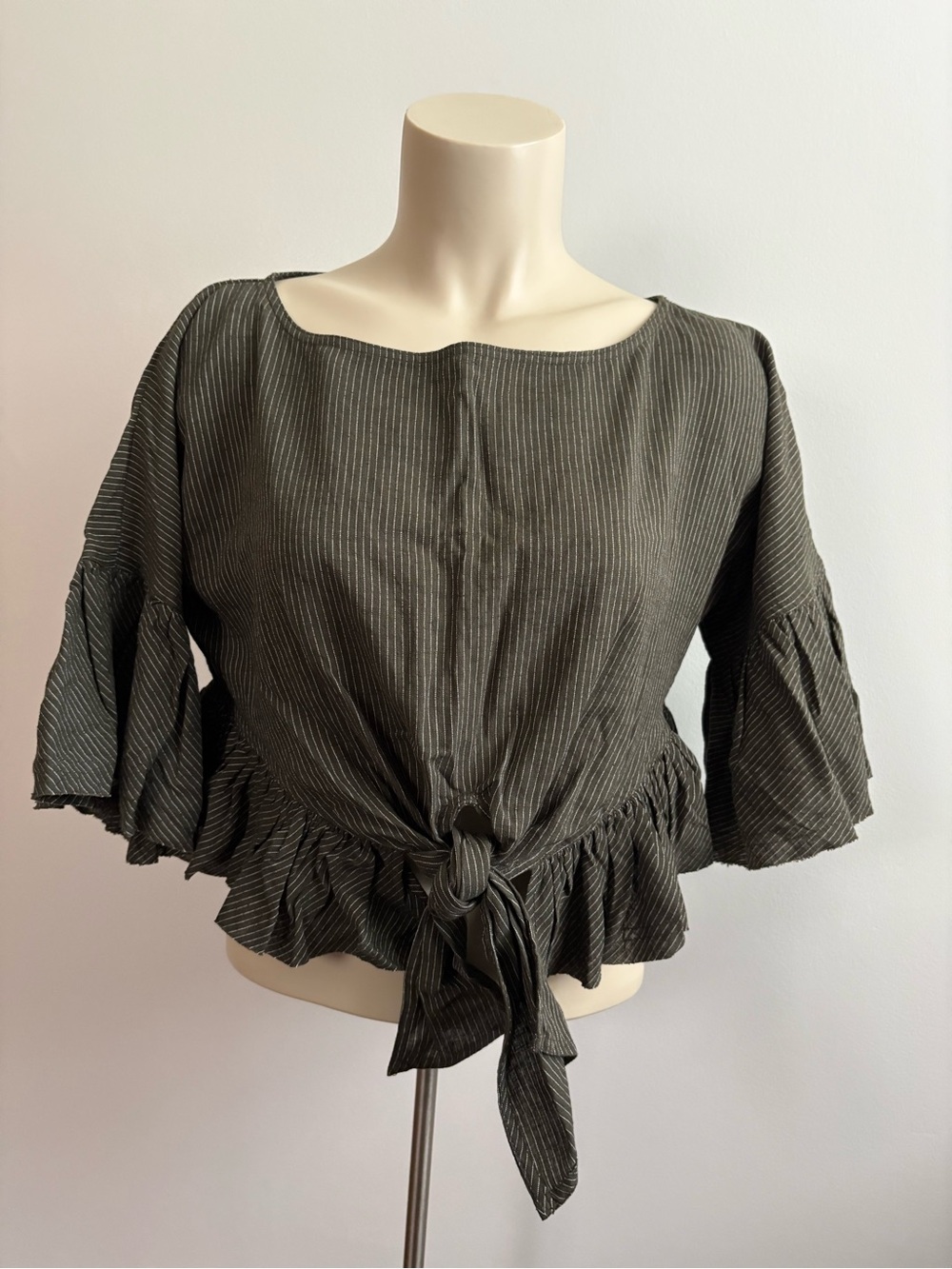 Olivaceous Linen Blend Striped Ruffle Peplum Tie Front Blouse Green Size Small